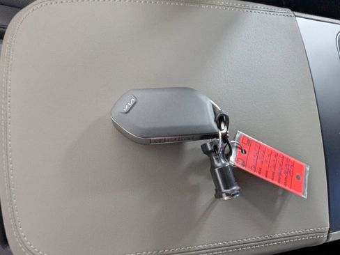 New 2026 Kia Carnival LXS image 27