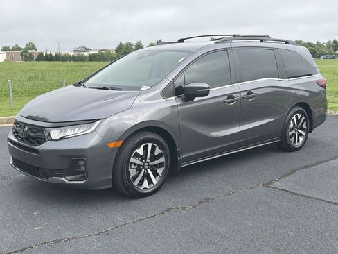 Certified 2026 Honda Odyssey EX-L image 5