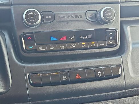 Used 2025 RAM ProMaster 2500 w/ Convenience Group FWD image 21
