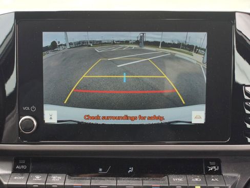 Used 2025 Toyota Camry SE FWD image 7