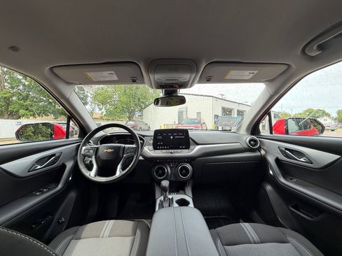 Used 2024 Chevrolet Blazer LT w/ Convenience Package FWD image 32