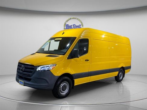 Used 2021 Mercedes-Benz Sprinter 2500 image 1