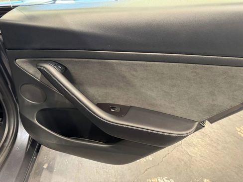 Used 2023 Tesla Model 3 Standard Range image 9