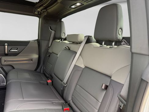 New 2025 GMC Hummer EV 2X w/ LPO, Dark Essentials Package AWD/4WD image 30