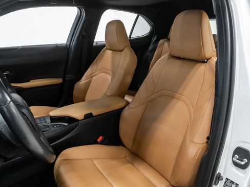 Used 2024 Lexus UX 250h AWD w/ Premium Package image 10