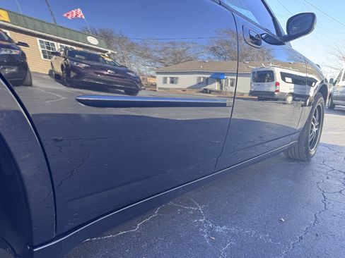 Used 2010 Dodge Charger SXT image 17