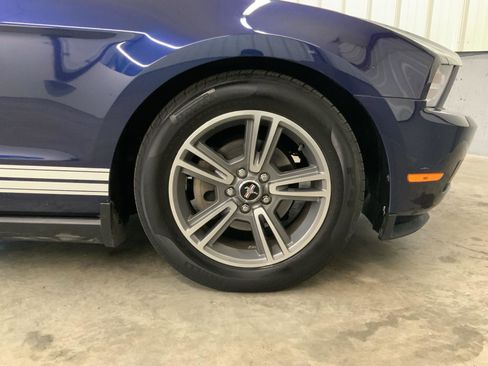 Used 2010 Ford Mustang Premium RWD image 30