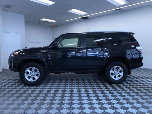 Used 2017 Toyota 4Runner SR5 Premium image 11