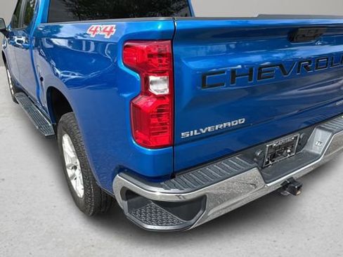 Used 2023 Chevrolet Silverado 1500 LT AWD/4WD image 34