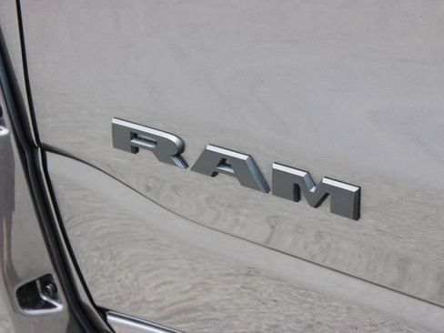 Used 2024 RAM 1500 Big Horn AWD/4WD image 18