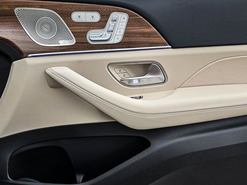 New 2026 Mercedes-Benz GLS 450 4MATIC image 39