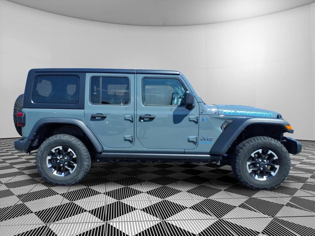 Used 2024 Jeep Wrangler Unlimited Rubicon 4xe w/ Technology Group AWD/4WD image 32