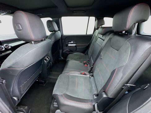 Used 2023 Mercedes-Benz GLB 250 image 16