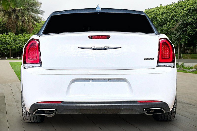 Used 2023 Chrysler 300 Touring w/ Sport Appearance Package RWD image 3