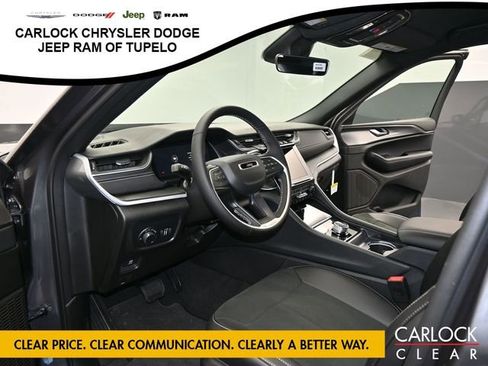 New 2025 Jeep Grand Cherokee Altitude image 10