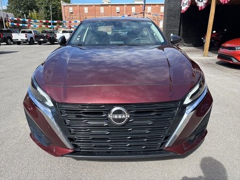 Used 2024 Nissan Altima 2.5 SV image 4