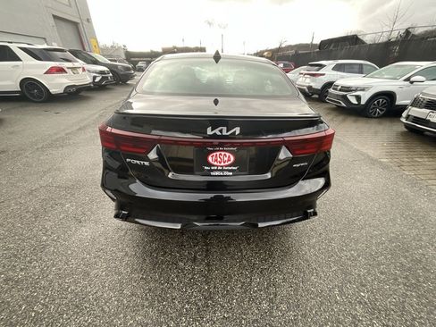Used 2022 Kia Forte GT-Line w/ GT-Line Premium Package image 3