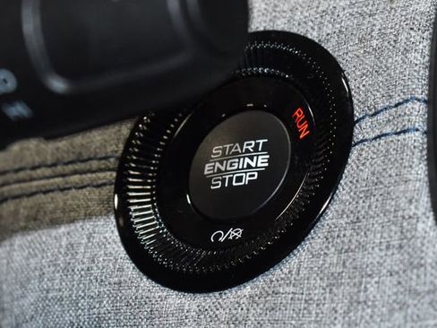 Used 2024 Jeep Compass Latitude image 19