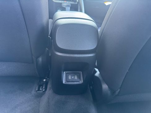 Used 2024 Hyundai Elantra SEL FWD image 32