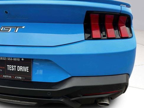 Used 2025 Ford Mustang GT RWD image 19