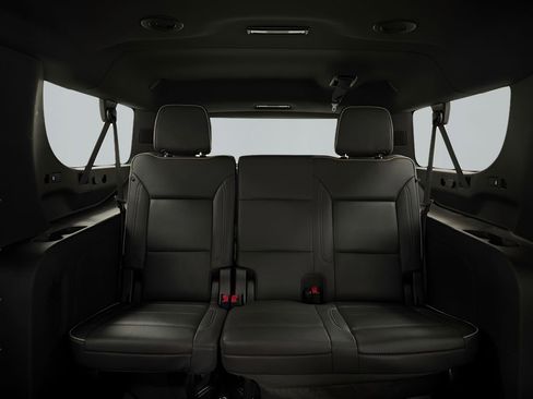 Used 2023 Chevrolet Suburban Premier image 15