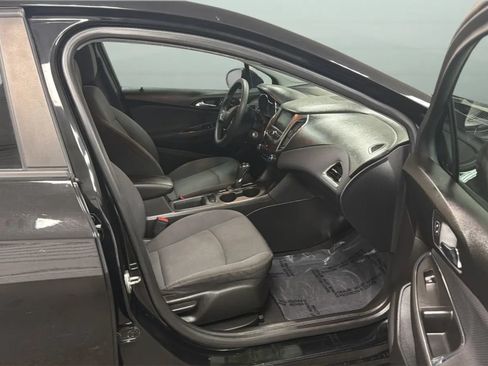 Used 2019 Chevrolet Cruze LS w/ LS Convenience Package FWD image 21