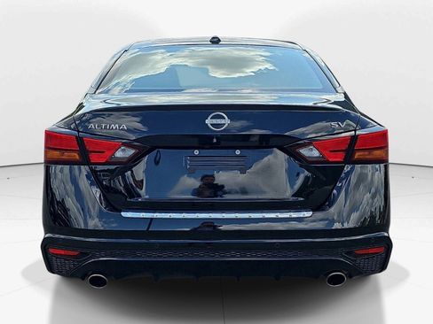 Used 2023 Nissan Altima 2.5 SV w/ SV Premium Package image 4