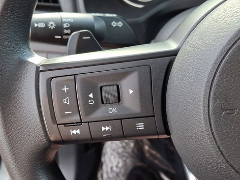 Used 2024 Nissan Rogue SV FWD image 23