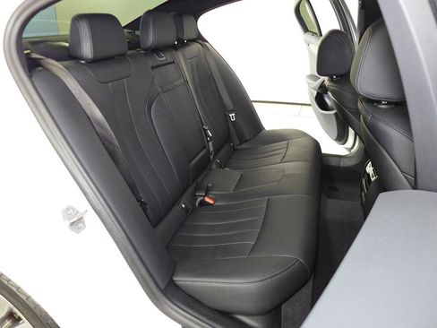 Used 2022 BMW 530i w/ Convenience Package image 19