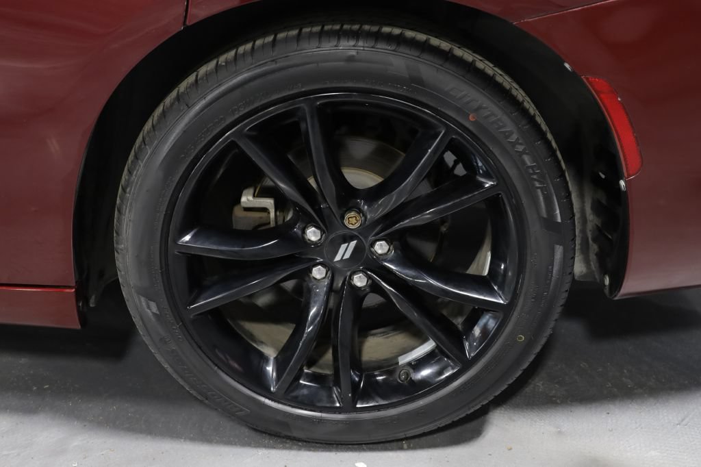 Used 2018 Dodge Charger SXT w/ Blacktop Package RWD image 35