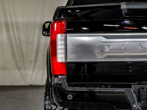 Used 2019 Ford F350 Platinum w/ Platinum Ultimate Package image 40