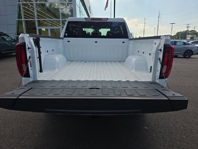 Used 2025 GMC Sierra 1500 SLT RWD image 13