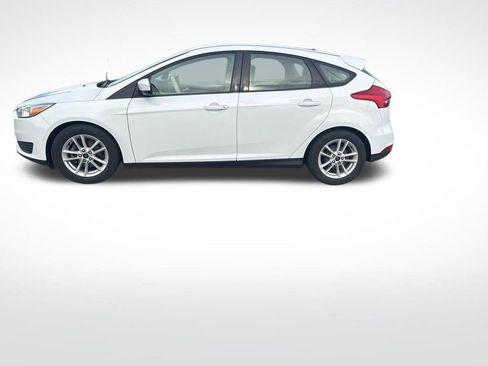 Used 2018 Ford Focus SE w/ Interior Protection Package FWD image 4
