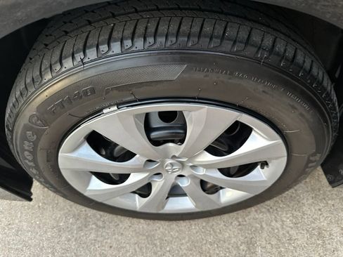 Used 2025 Toyota Corolla LE FWD image 21