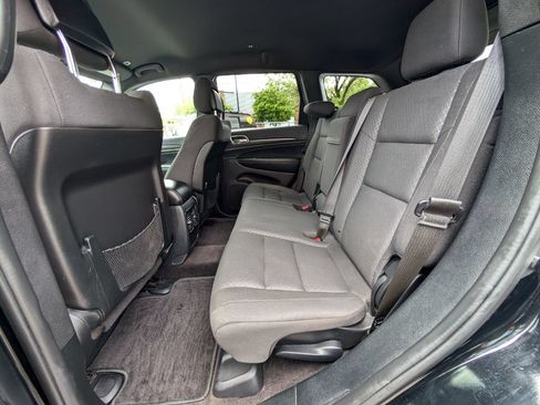 Used 2018 Jeep Grand Cherokee Laredo AWD/4WD image 17