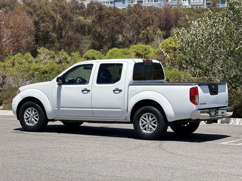 Used 2018 Nissan Frontier SV RWD image 4