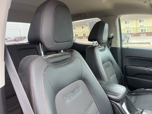 Used 2015 GMC Canyon SLE w/ All-Terrain Package image 24