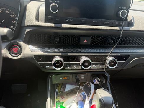 Used 2025 Honda CR-V EX image 17