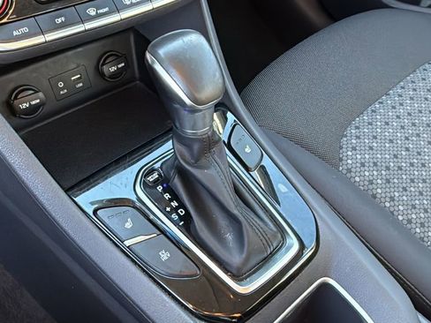 Used 2019 Hyundai Ioniq Plug-In Hybrid image 17