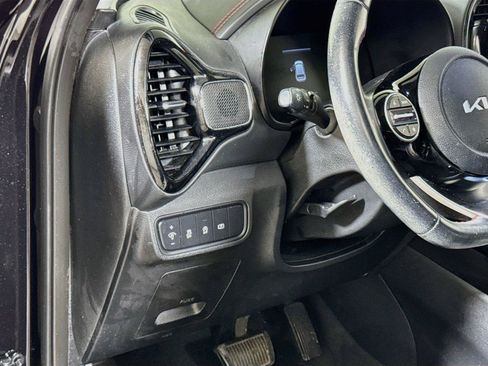 Used 2023 Kia Soul GT-Line w/ GT-Line Technology Package FWD image 8