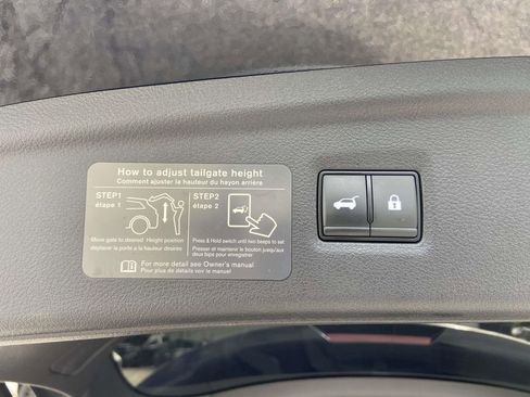 Used 2024 INFINITI QX50 Luxe w/ Accent Package FWD image 10