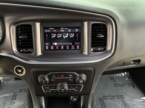 Used 2020 Dodge Charger SXT w/ Blacktop Package image 21