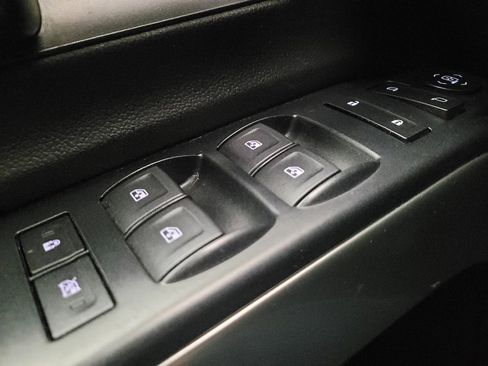 Used 2018 Chevrolet Silverado 1500 LT w/ All Star Edition image 27