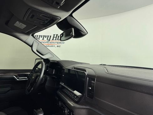 Used 2024 Chevrolet Silverado 1500 LTZ image 32