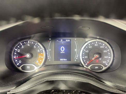 Used 2023 Jeep Renegade Latitude w/ Premium Group AWD/4WD image 38