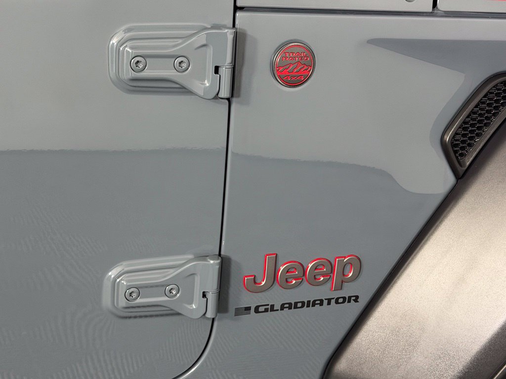 Used 2026 Jeep Gladiator Rubicon w/ Steel Power Dome Hood Package AWD/4WD image 11
