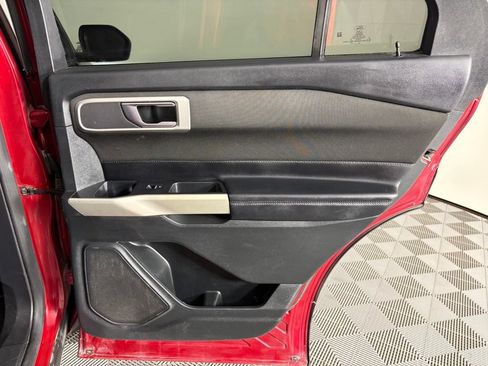 Used 2020 Ford Explorer XLT RWD image 50