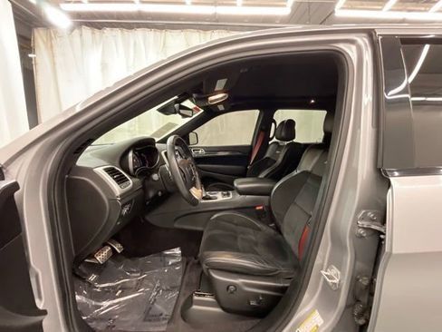 Used 2018 Jeep Grand Cherokee SRT AWD/4WD image 10
