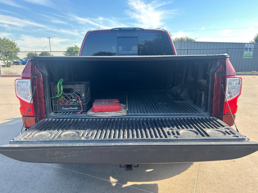 Used 2018 Nissan Titan SV w/ SV Convenience Package AWD/4WD image 11