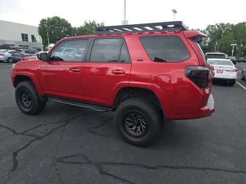 Used 2016 Toyota 4Runner SR5 AWD/4WD image 9
